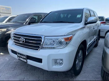 Toyota  Land Cruiser  GXR  2014  Automatic  270,000 Km  8 Cylinder  Four Wheel Drive (4WD)  SUV  White