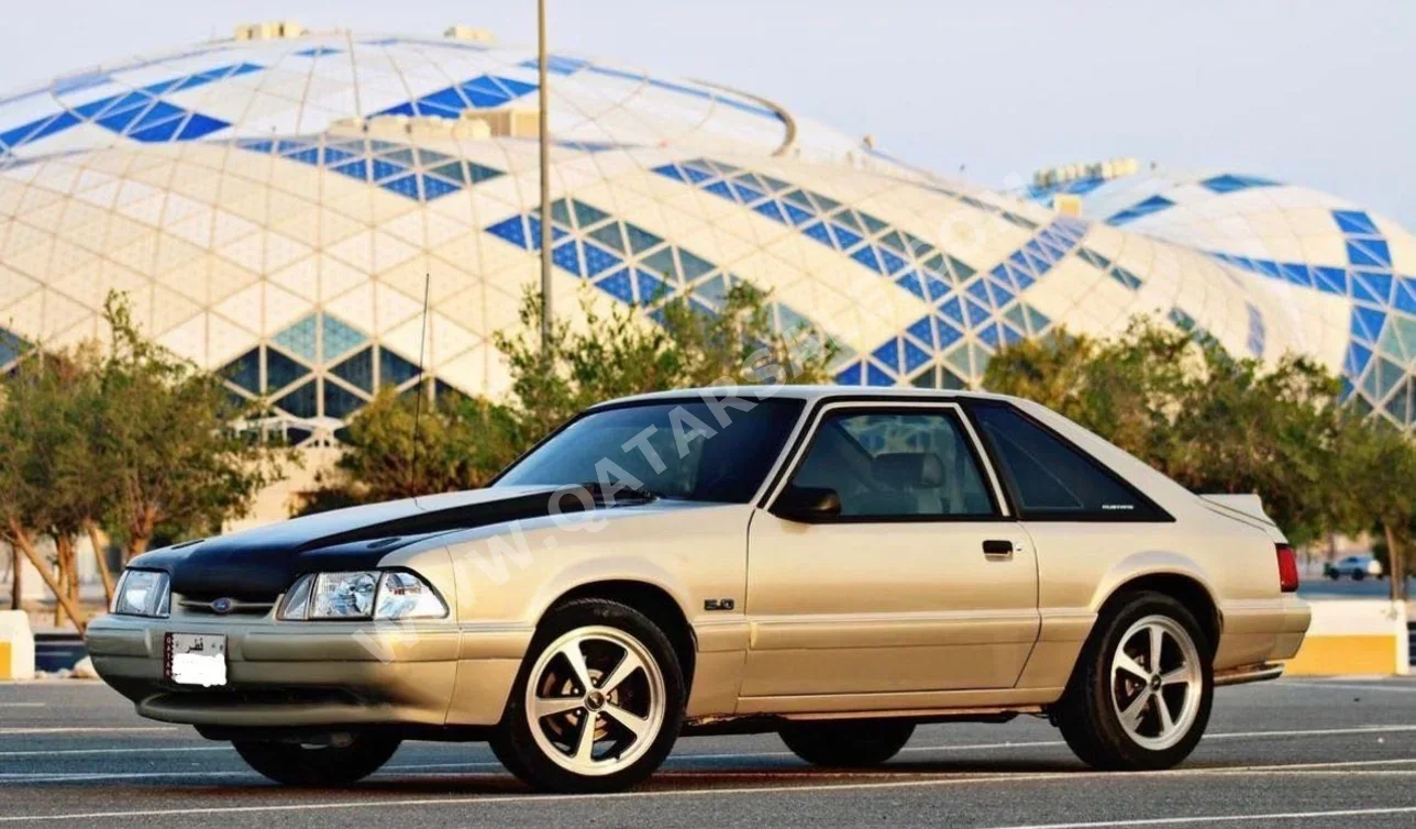 Ford  Mustang  GT  1992  Manual  90٬000 Km  8 Cylinder  Rear Wheel Drive (RWD)  Hatchback  Light Gold