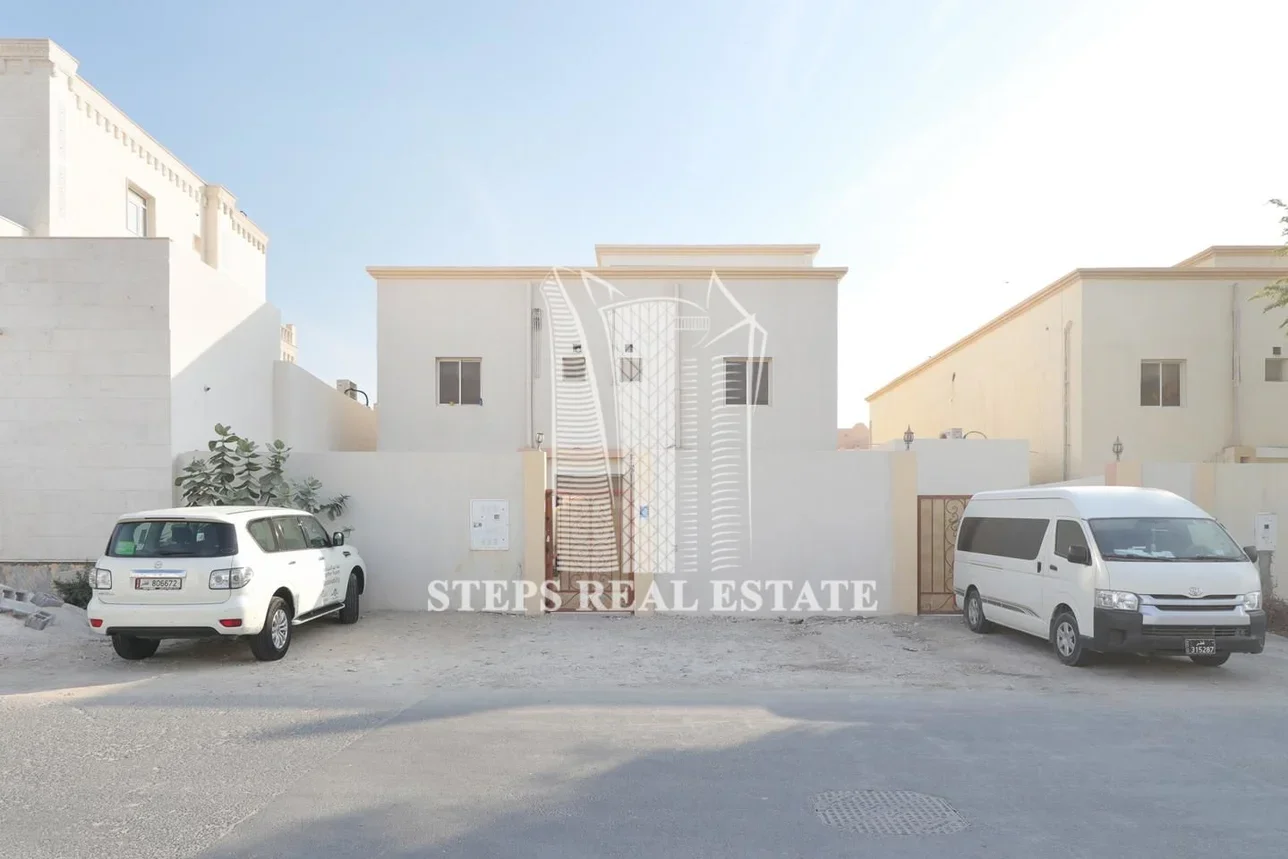 Family Residential  - Not Furnished  - Al Wakrah  - Al Wukair  - 6 Bedrooms