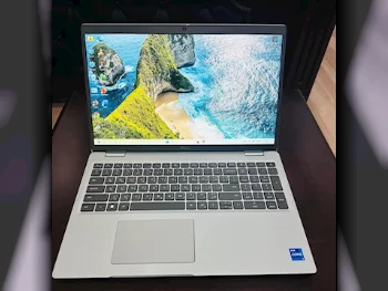 Laptops Dell  - Latitude  2017  - Grey  - Windows 11  - Intel  - Core i7  -Memory (Ram): 16 GB