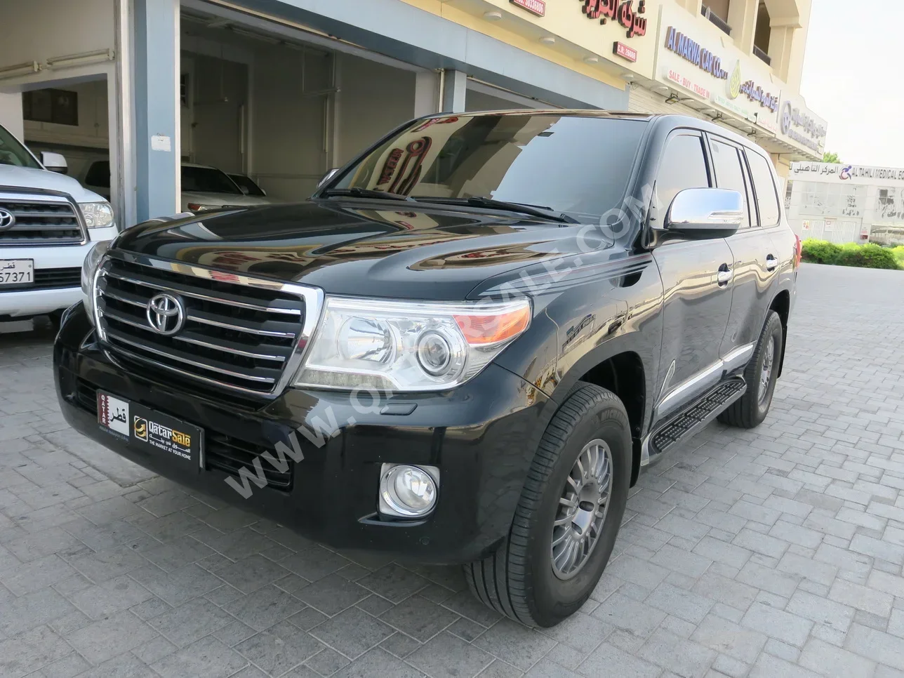 Toyota Land Cruiser GXR Black 2014 For Sale in Qatar