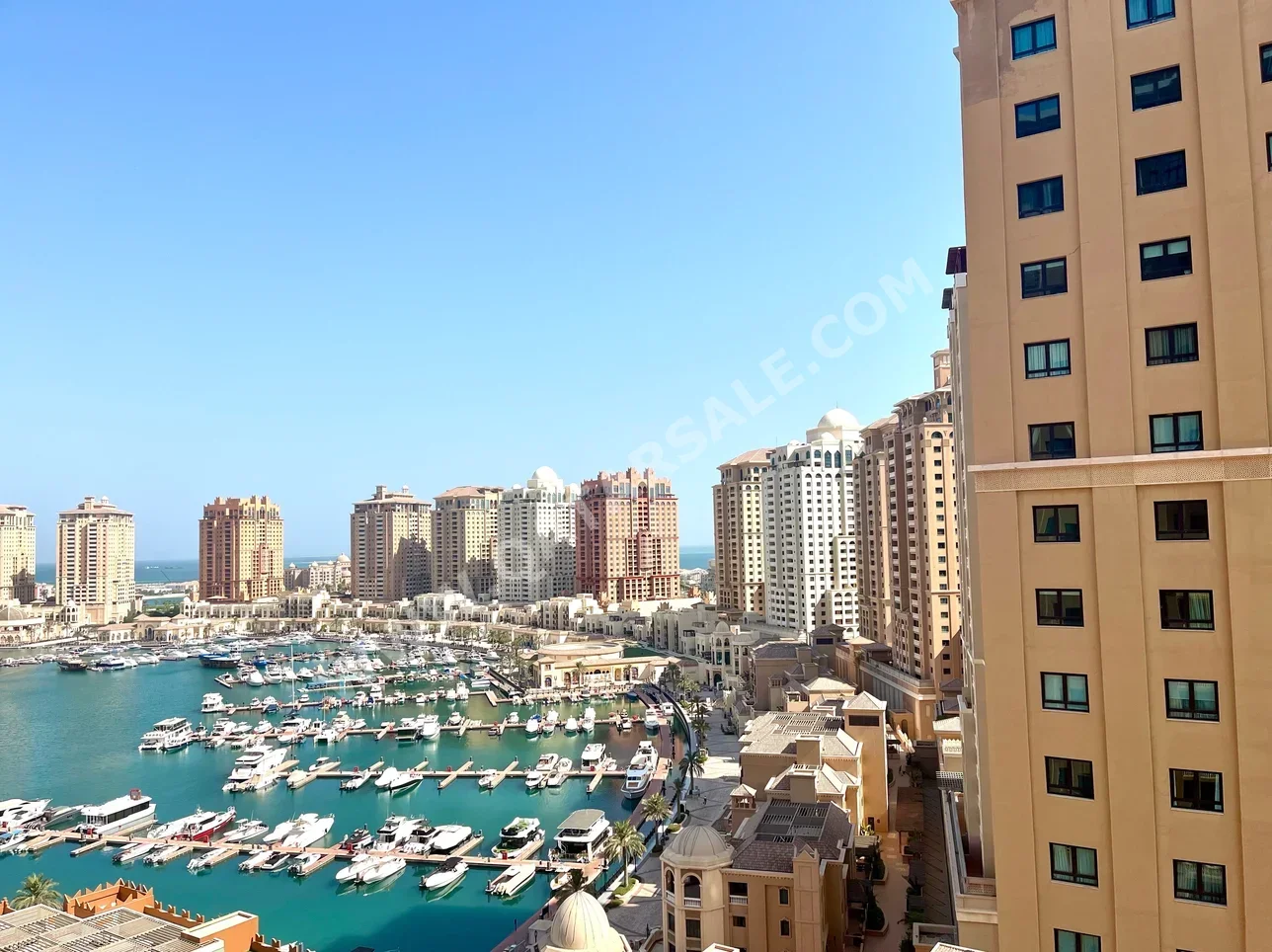 1 Bedrooms  Apartment  For Rent  in Doha -  The Pearl  Semi Furnished