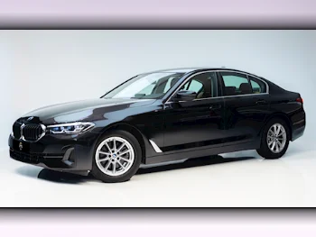 BMW  5-Series  520i  2023  Automatic  13٬000 Km  4 Cylinder  Rear Wheel Drive (RWD)  Sedan  Black  With Warranty