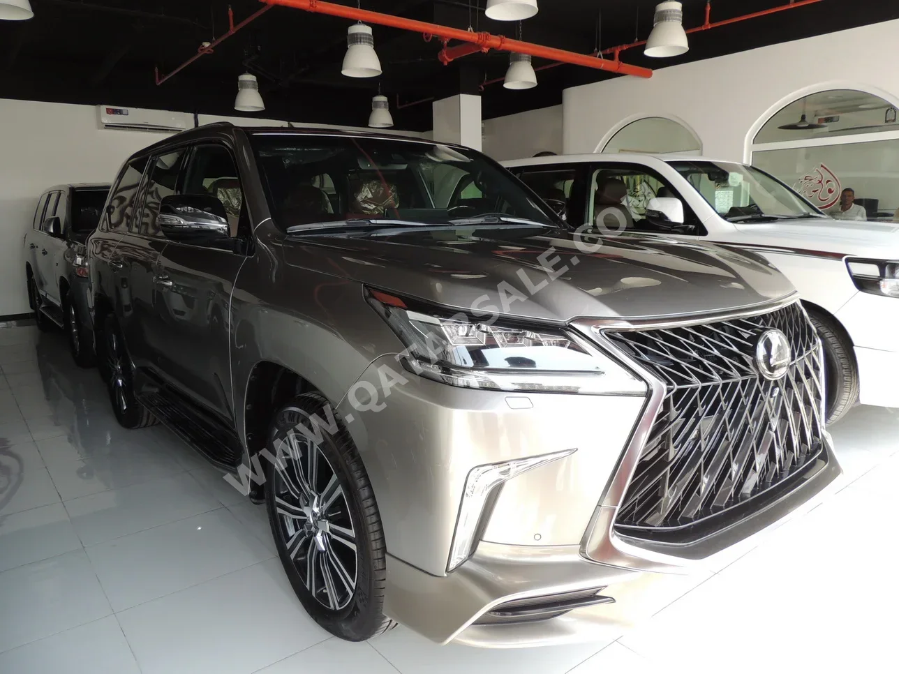 Lexus  LX  570 S  2019  Automatic  72٬000 Km  8 Cylinder  Four Wheel Drive (4WD)  SUV  Silver