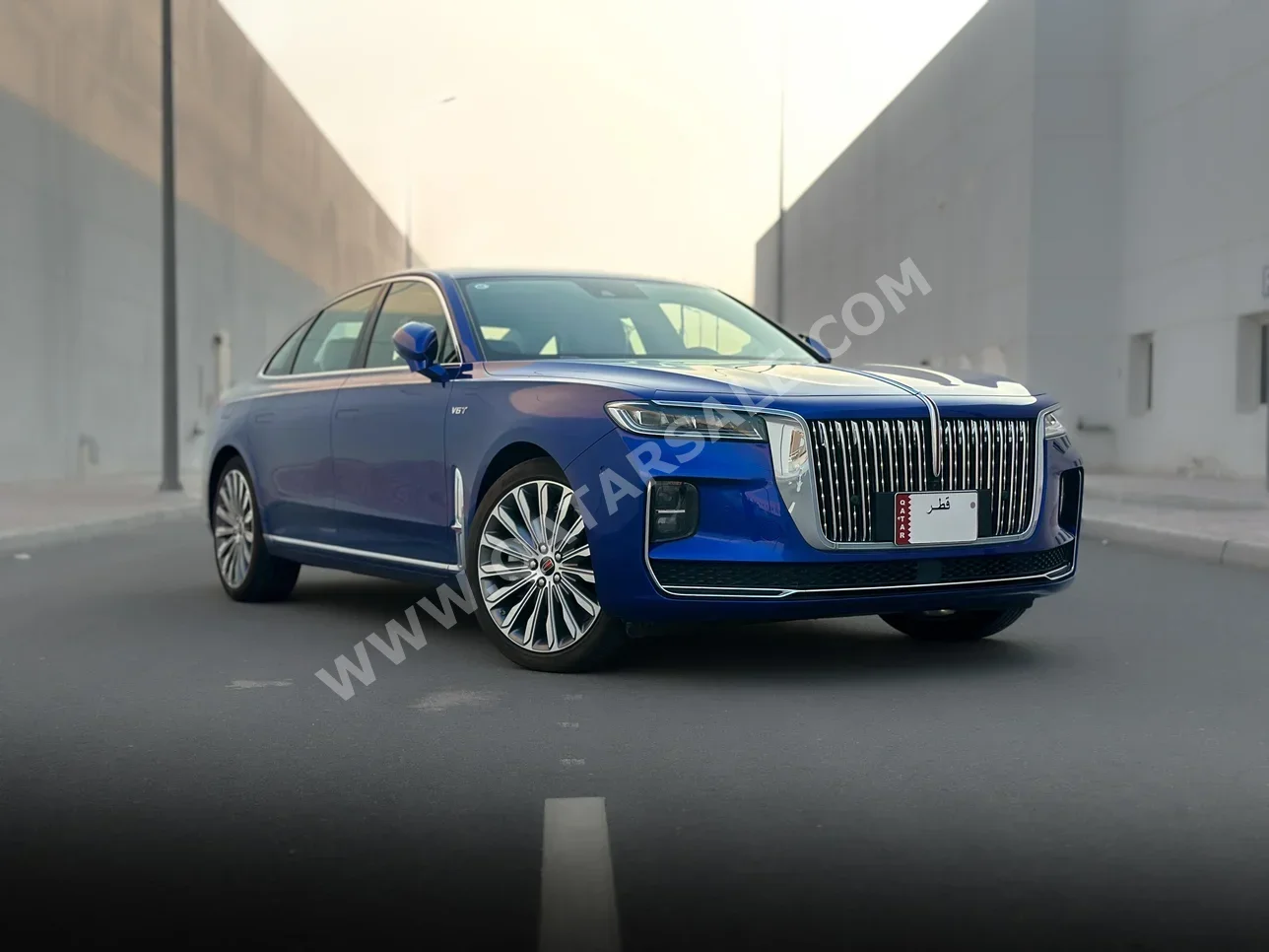 Hongqi  H9  2022  Automatic  0 Km  6 Cylinder  Rear Wheel Drive (RWD)  Sedan  Blue  With Warranty