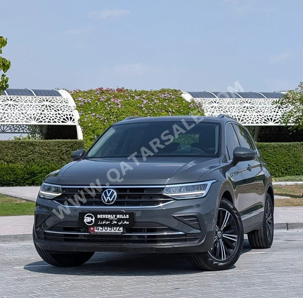 Volkswagen  Tiguan  Elegance  2024  Automatic  1,630 Km  4 Cylinder  All Wheel Drive (AWD)  SUV  Gray  With Warranty