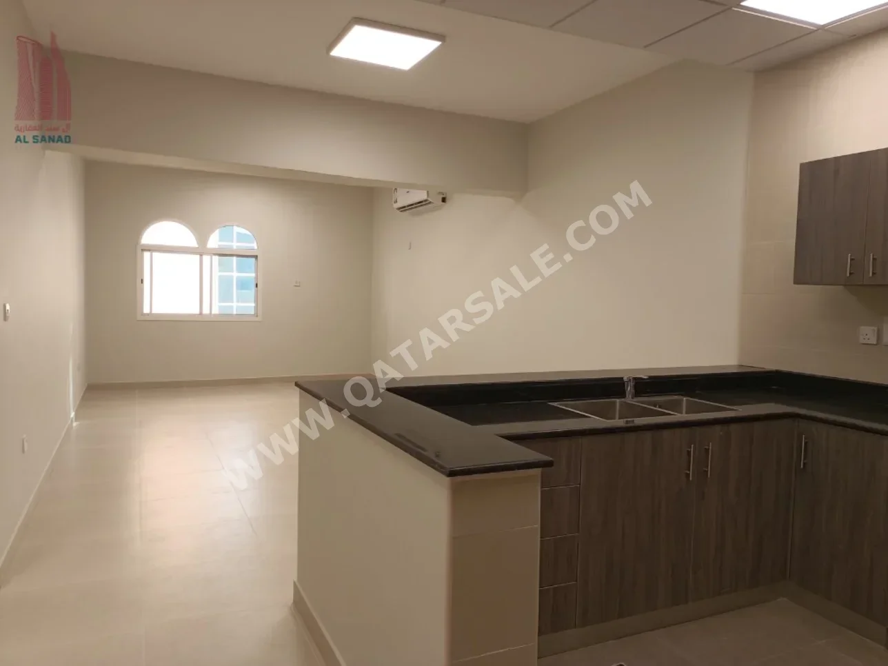 2 Bedrooms  Apartment  For Rent  in Doha -  Fereej Old Al Hitmi  Not Furnished