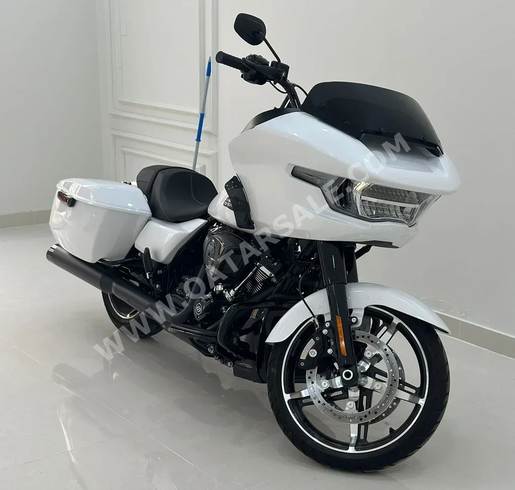 Harley Davidson  Road Glide Limited -  2024 - Color White -  Warranty