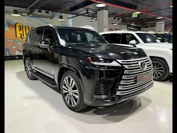 Lexus  LX  600 Luxury  2022  Automatic  32,000 Km  6 Cylinder  All Wheel Drive (AWD)  SUV  Black  With Warranty