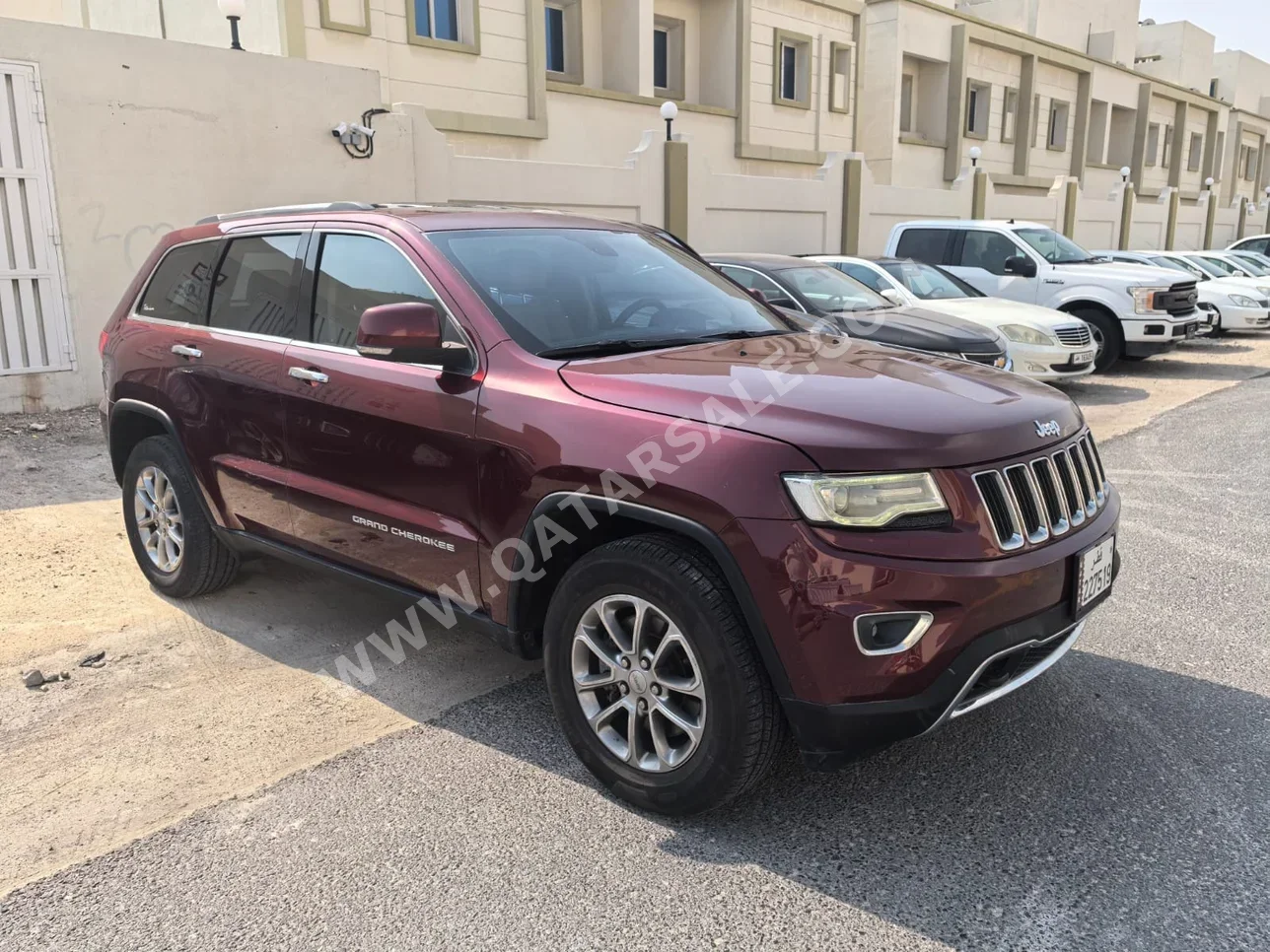 Jeep  Grand Cherokee  Limited  2016  Automatic  187,000 Km  8 Cylinder  Four Wheel Drive (4WD)  SUV  Purple