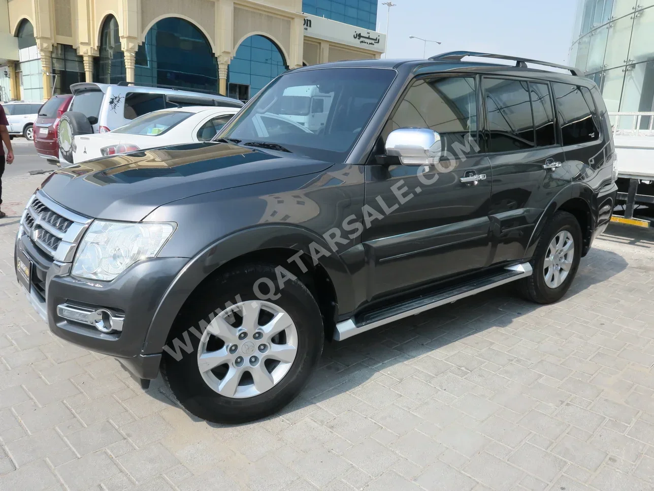 Mitsubishi  Pajero  2015  Automatic  107,000 Km  6 Cylinder  Four Wheel Drive (4WD)  SUV  Gray