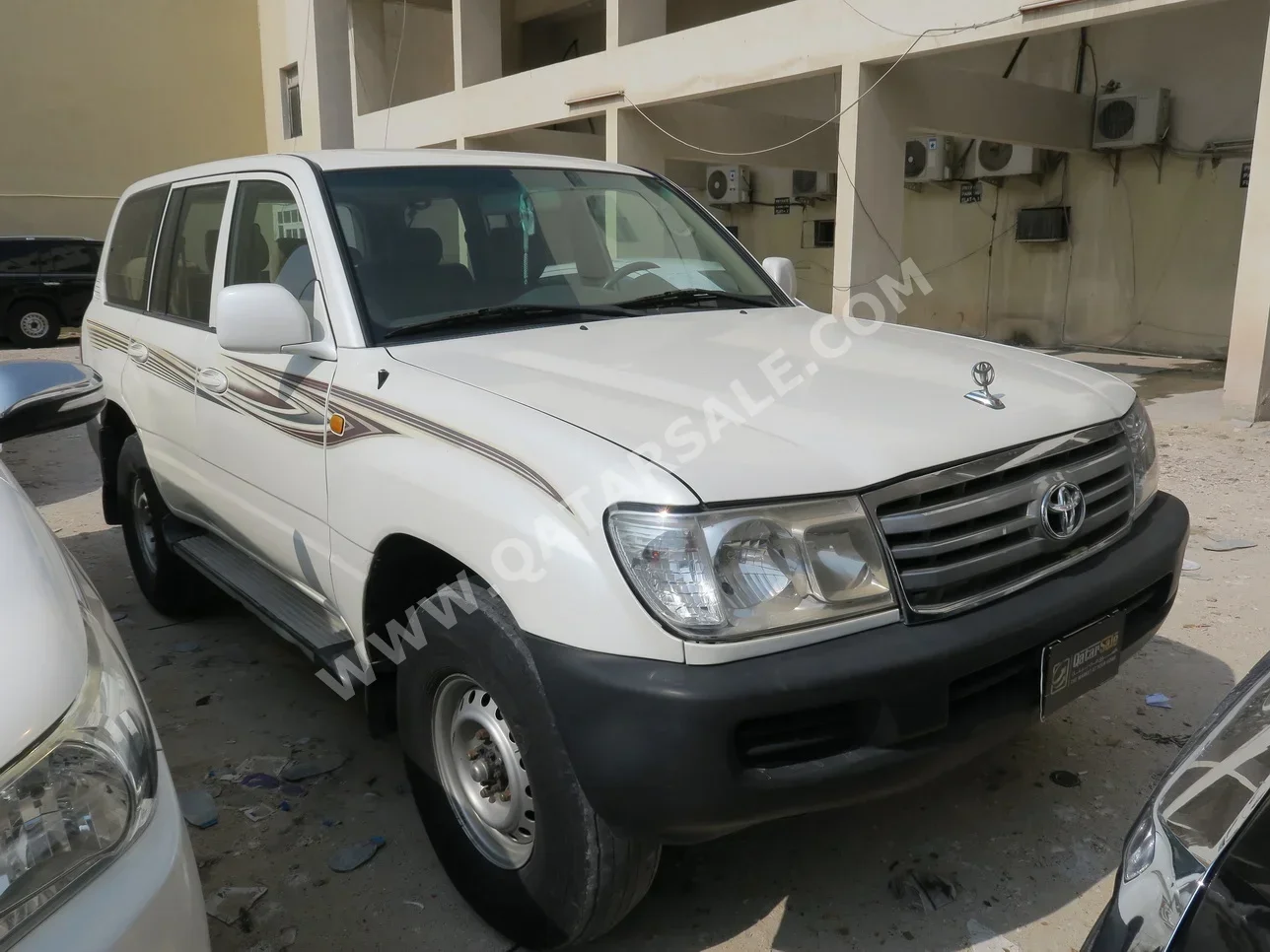 Toyota  Land Cruiser  GX  2007  Manual  303,000 Km  6 Cylinder  Four Wheel Drive (4WD)  SUV  White