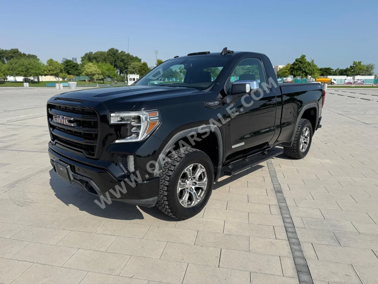 GMC  Sierra  Elevation  2021  Automatic  111,000 Km  8 Cylinder  Four Wheel Drive (4WD)  Pick Up  Black