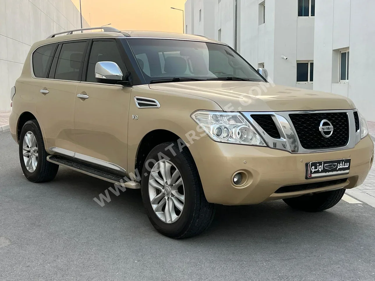 Nissan  Patrol  SE  2013  Automatic  126,000 Km  8 Cylinder  Four Wheel Drive (4WD)  SUV  Gold