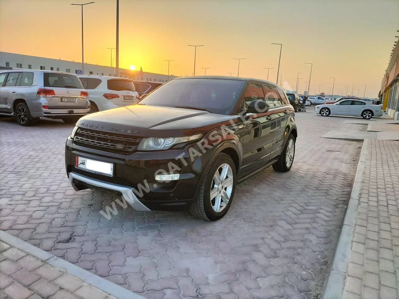 Land Rover  Evoque  Dynamic  2015  Automatic  110,000 Km  4 Cylinder  Four Wheel Drive (4WD)  SUV  Black