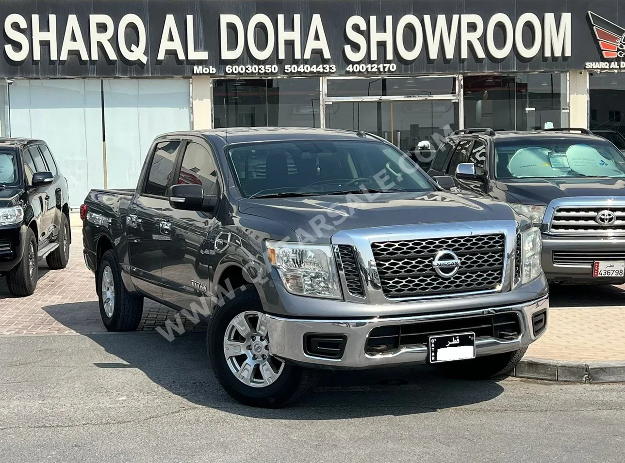 Nissan  Titan  2017  Automatic  239,000 Km  8 Cylinder  Four Wheel Drive (4WD)  Pick Up  Gray