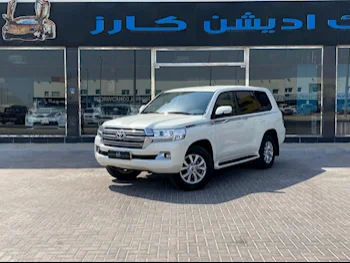 Toyota  Land Cruiser  GXR  2021  Automatic  45,000 Km  8 Cylinder  Four Wheel Drive (4WD)  SUV  White