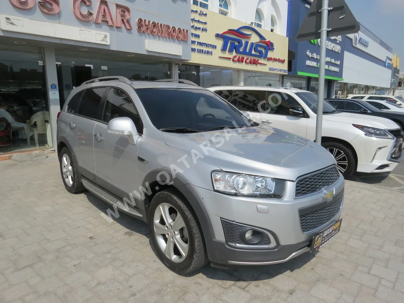 Chevrolet  Captiva  LTZ  2015  Automatic  130,000 Km  6 Cylinder  Front Wheel Drive (FWD)  SUV  Silver