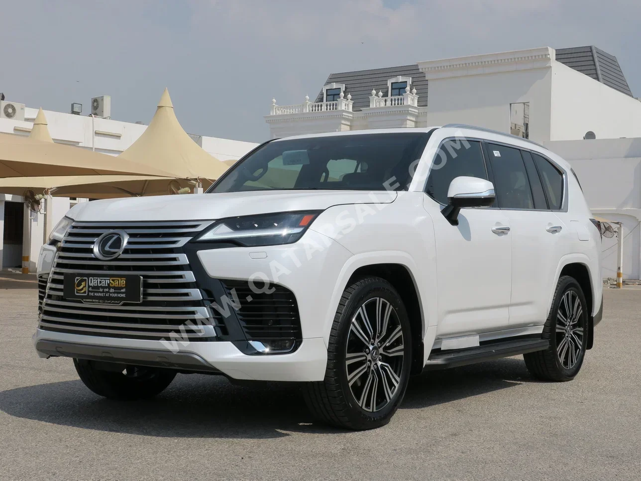 Lexus  LX  600 Luxury  2024  Automatic  0 Km  6 Cylinder  Four Wheel Drive (4WD)  SUV  White  With Warranty