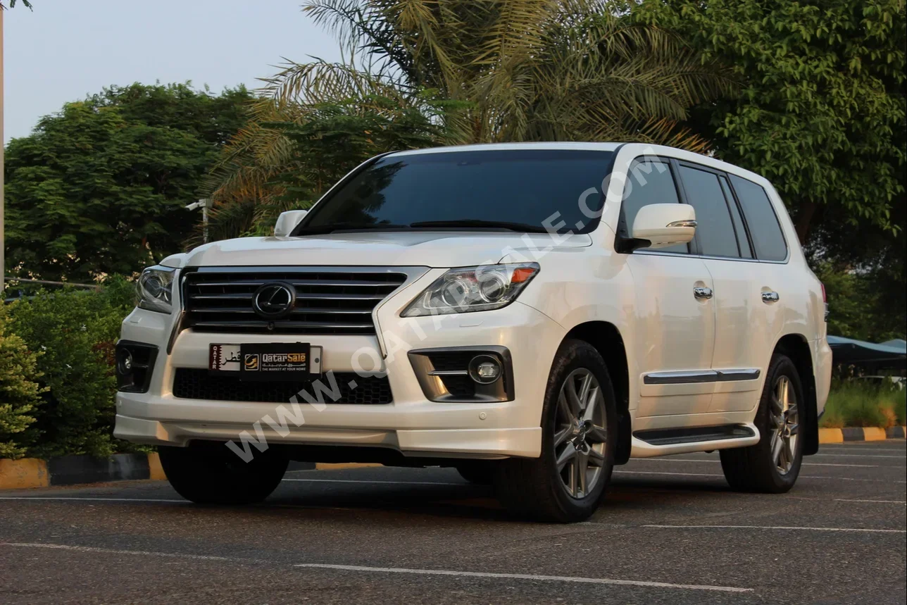 Lexus  LX  570  2014  Automatic  244,000 Km  8 Cylinder  Four Wheel Drive (4WD)  SUV  Pearl