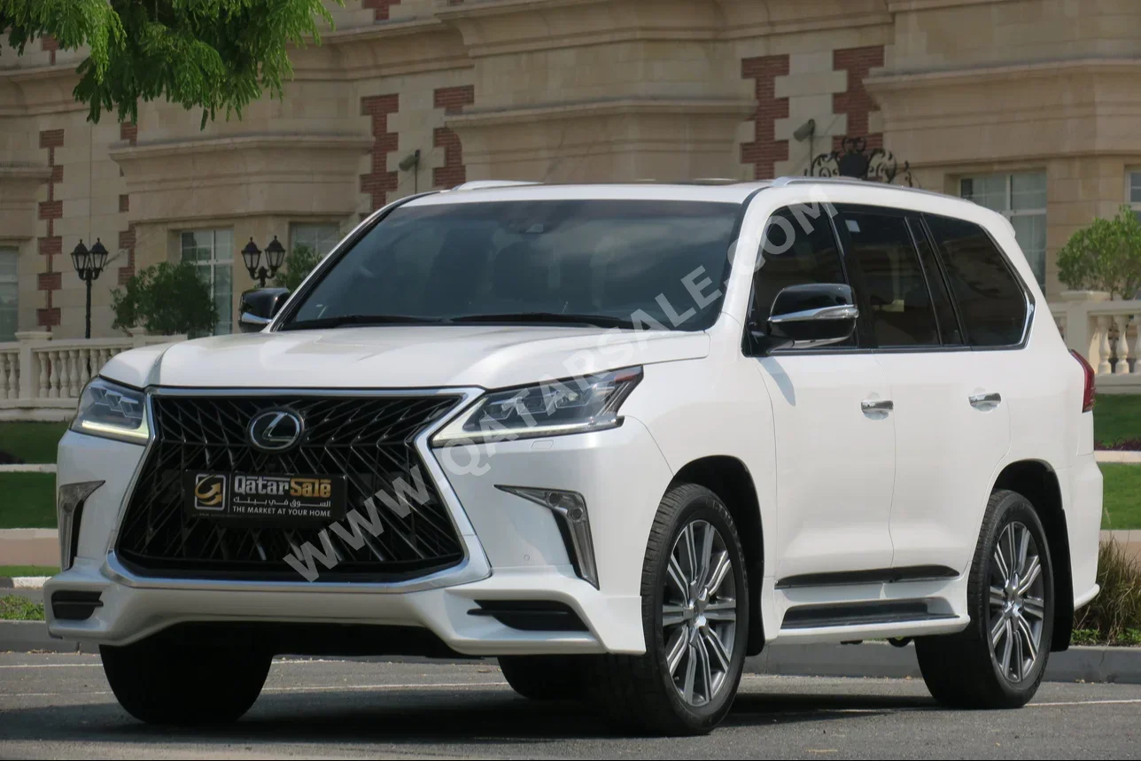 Lexus  LX  570  2016  Automatic  166,900 Km  8 Cylinder  Four Wheel Drive (4WD)  SUV  White