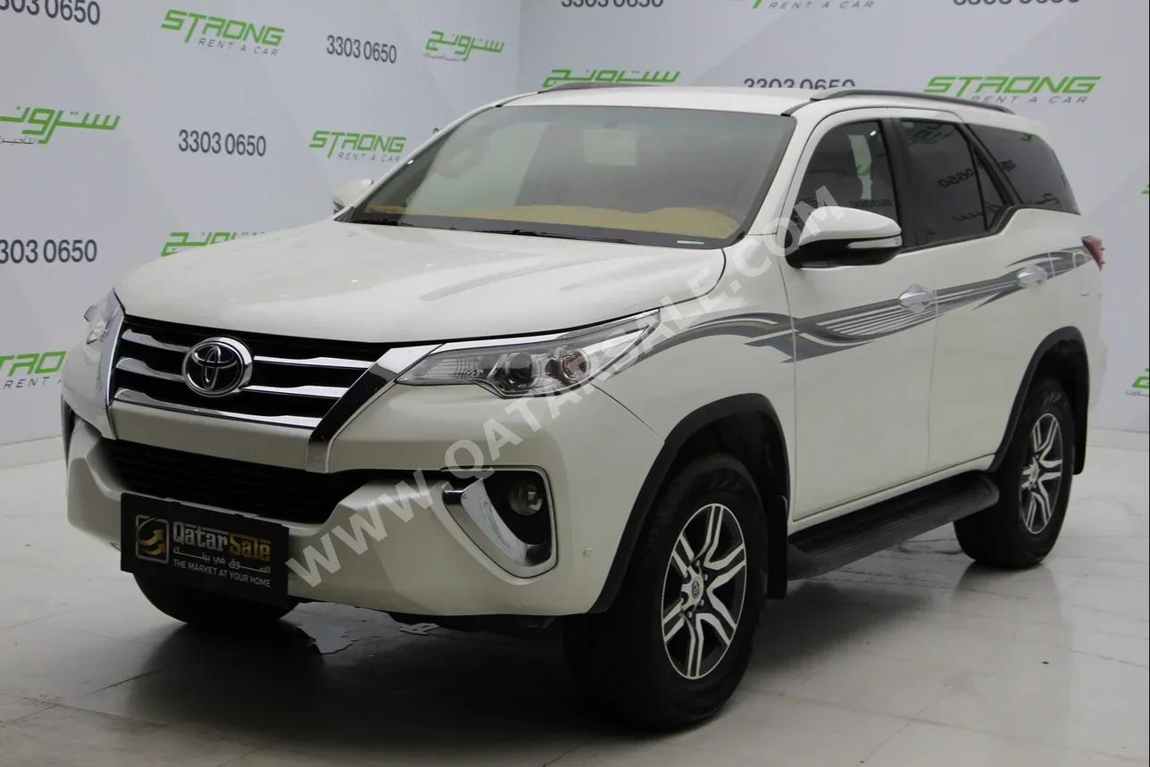 Toyota  Fortuner  2017  Automatic  94,000 Km  6 Cylinder  Four Wheel Drive (4WD)  SUV  Pearl