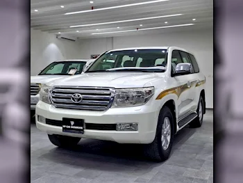 Toyota  Land Cruiser  GXR  2010  Automatic  330٬000 Km  8 Cylinder  Four Wheel Drive (4WD)  SUV  White