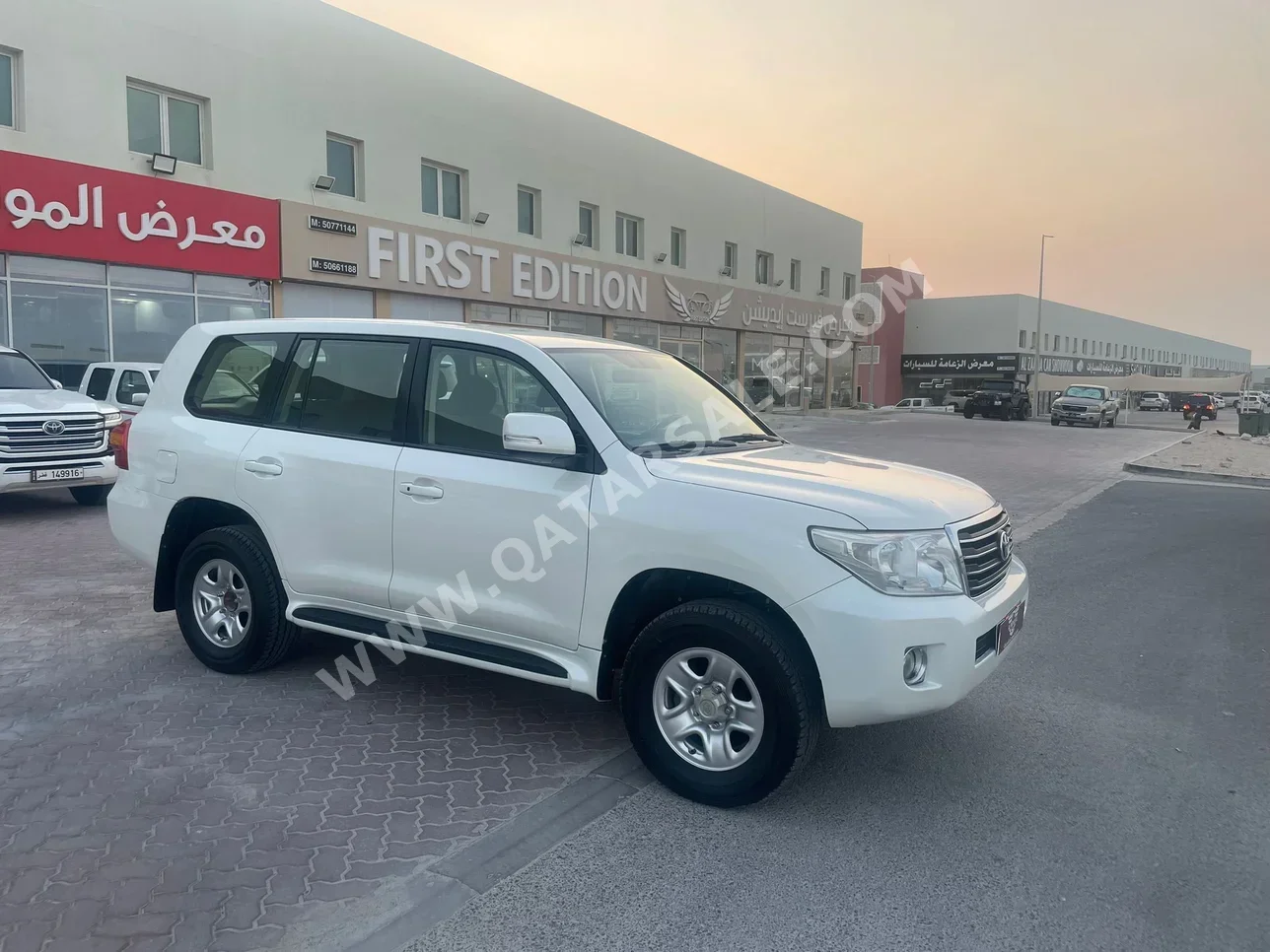 Toyota  Land Cruiser  G  2013  Automatic  337,000 Km  6 Cylinder  Four Wheel Drive (4WD)  SUV  White