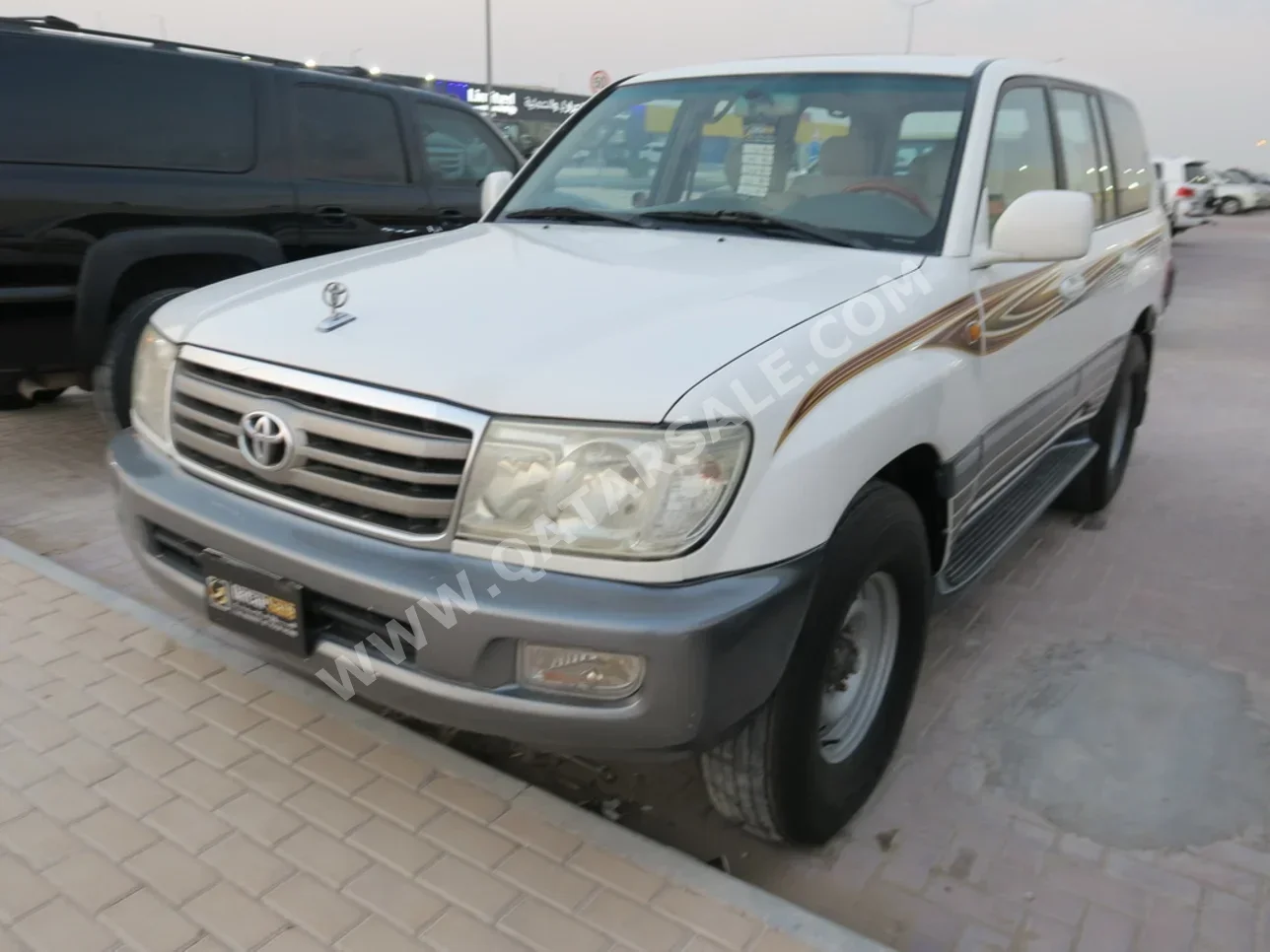 Toyota  Land Cruiser  GXR  2007  Manual  300,000 Km  6 Cylinder  Four Wheel Drive (4WD)  SUV  White