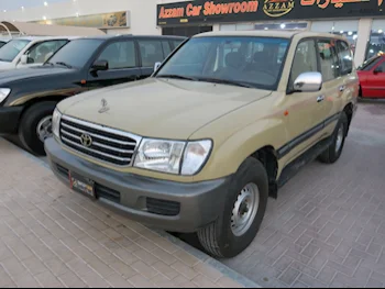 Toyota  Land Cruiser  VXR  1998  Manual  600,000 Km  8 Cylinder  Four Wheel Drive (4WD)  SUV  Beige