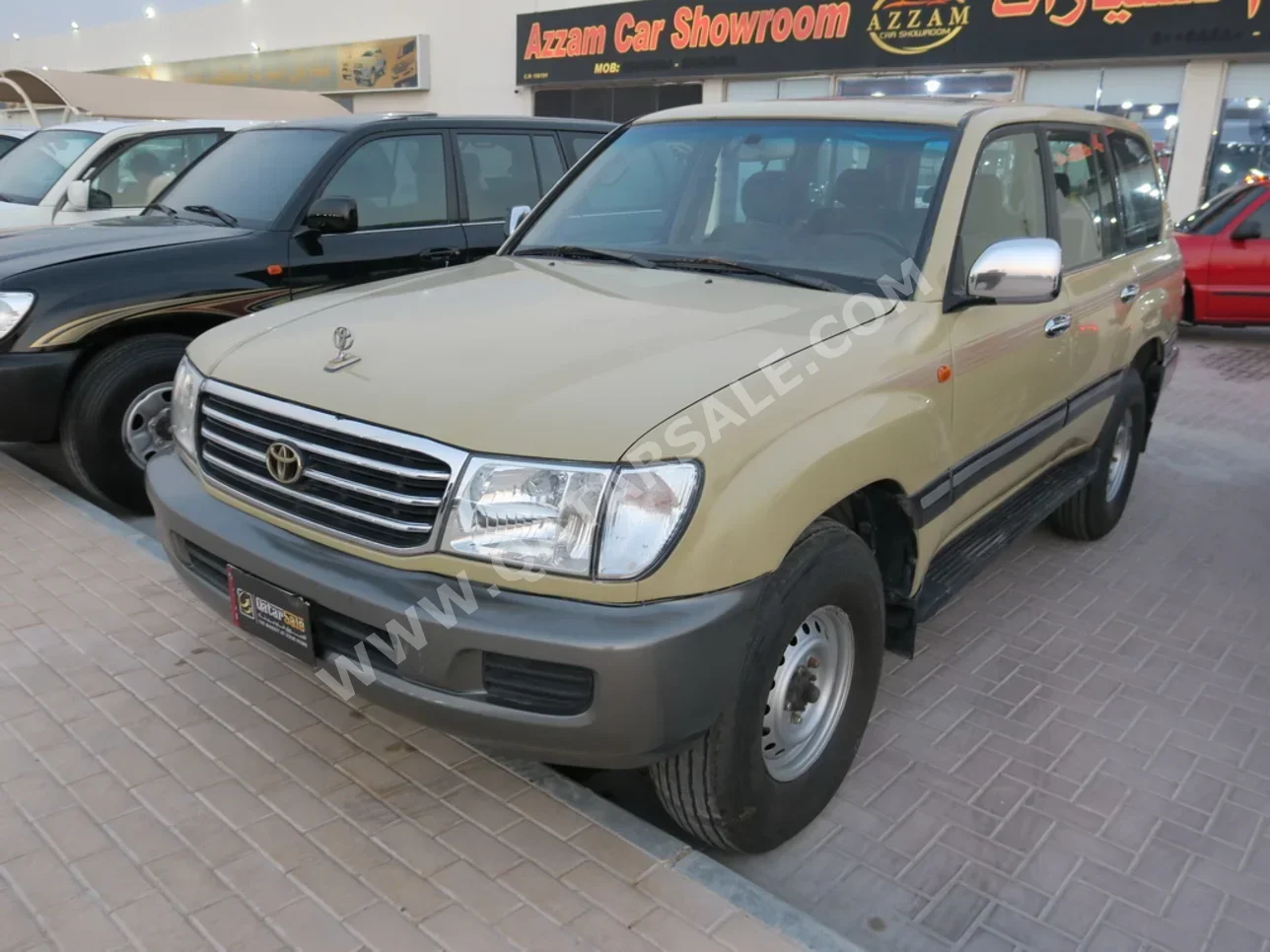 Toyota  Land Cruiser  VXR  1998  Manual  600,000 Km  8 Cylinder  Four Wheel Drive (4WD)  SUV  Beige