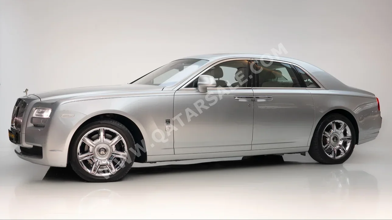 Rolls-Royce  Ghost  2012  Automatic  80٬000 Km  12 Cylinder  Rear Wheel Drive (RWD)  Sedan  Silver