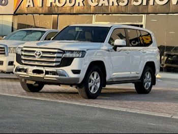 Toyota  Land Cruiser  GXR  2024  Automatic  740 Km  6 Cylinder  Four Wheel Drive (4WD)  SUV  White  With Warranty