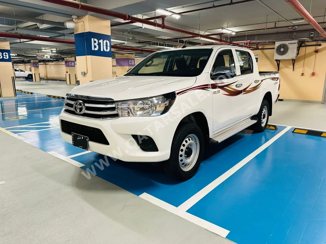 Toyota  Hilux  2022  Automatic  39,000 Km  4 Cylinder  Four Wheel Drive (4WD)  Pick Up  White  With Warranty