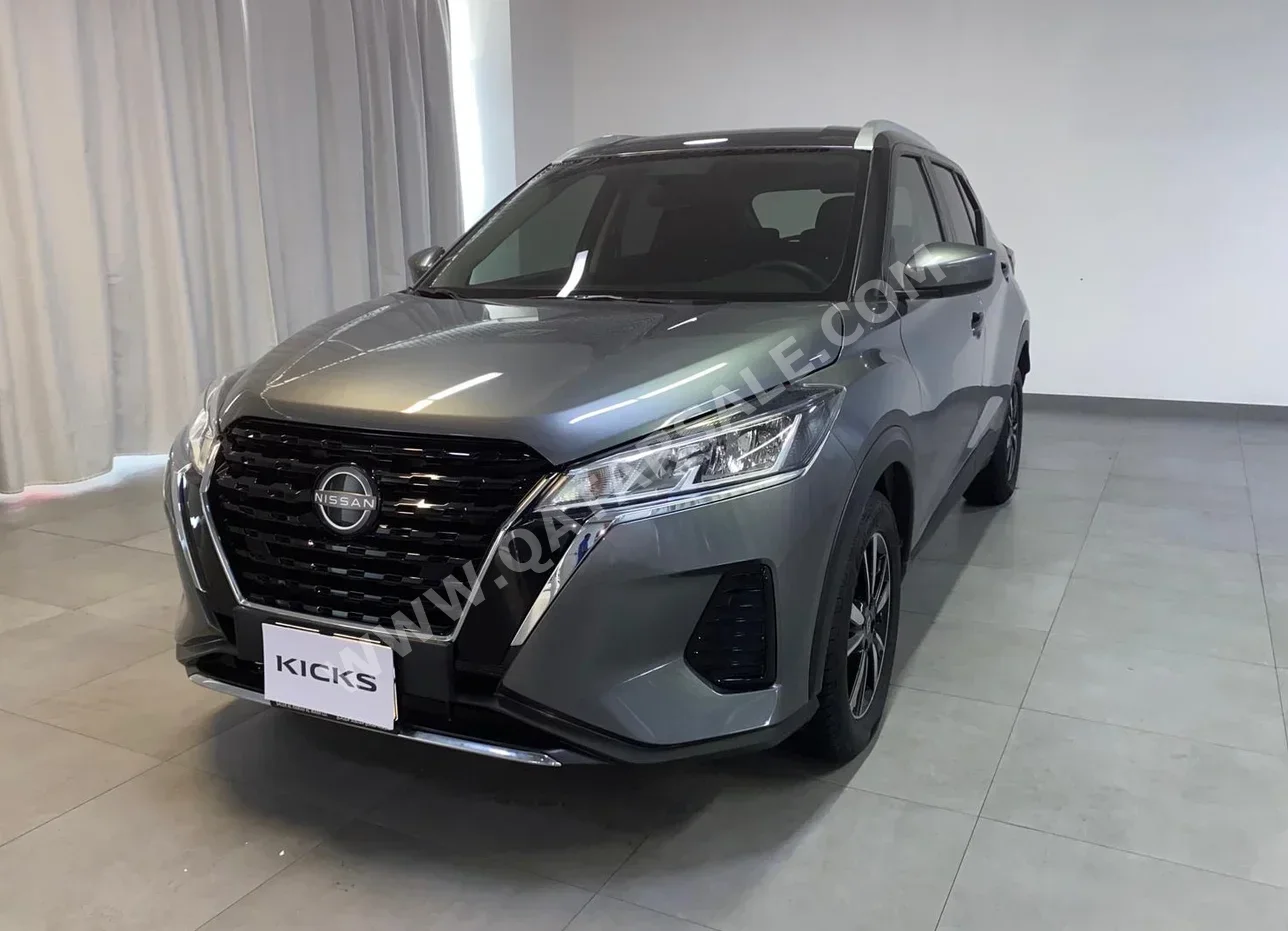 Nissan  Kicks  2024  Automatic  4,900 Km  4 Cylinder  Front Wheel Drive (FWD)  Hatchback  Gray  With Warranty