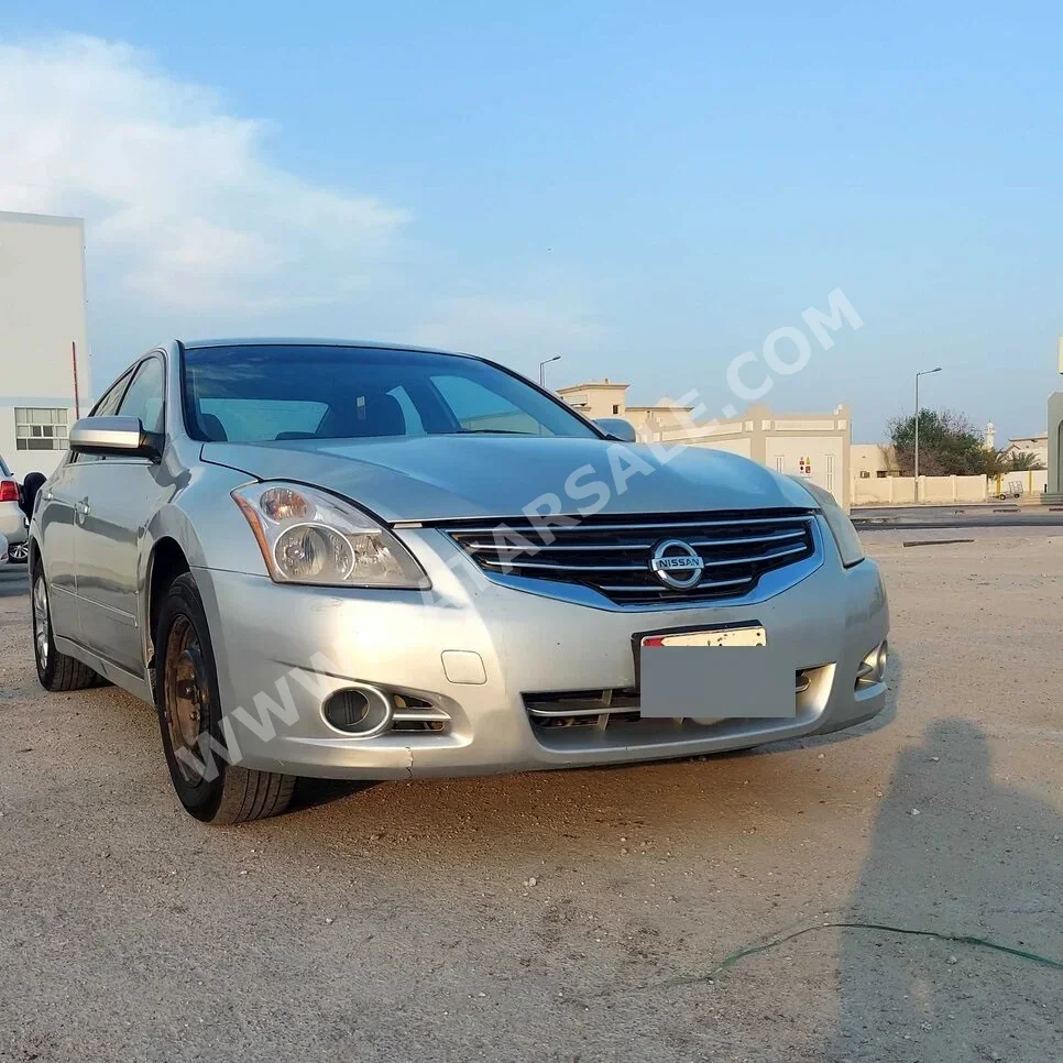 Nissan  Altima  2.5 S  2012  Automatic  303,000 Km  4 Cylinder  Front Wheel Drive (FWD)  Sedan  Silver