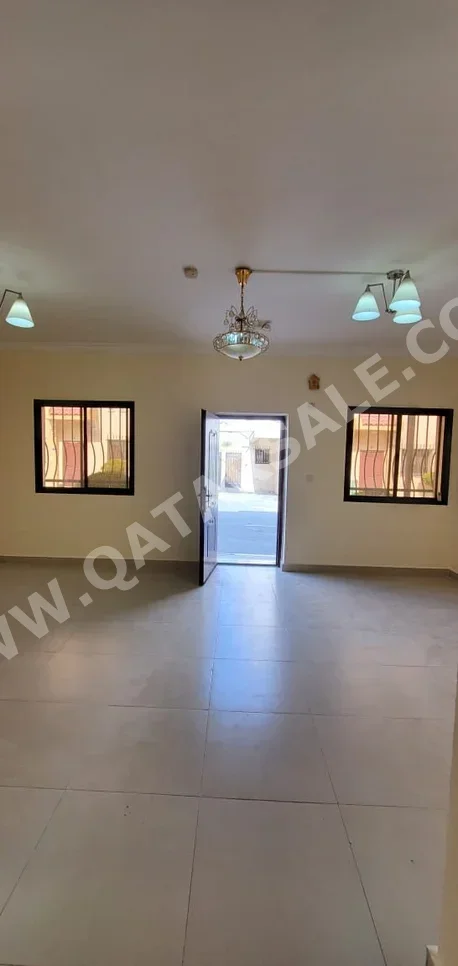 Family Residential  - Not Furnished  - Umm Salal  - Al Kharaitiyat  - 4 Bedrooms