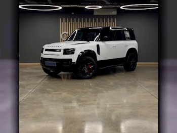 Land Rover  Defender  110 HSE  2022  Automatic  112٬000 Km  6 Cylinder  Four Wheel Drive (4WD)  SUV  White