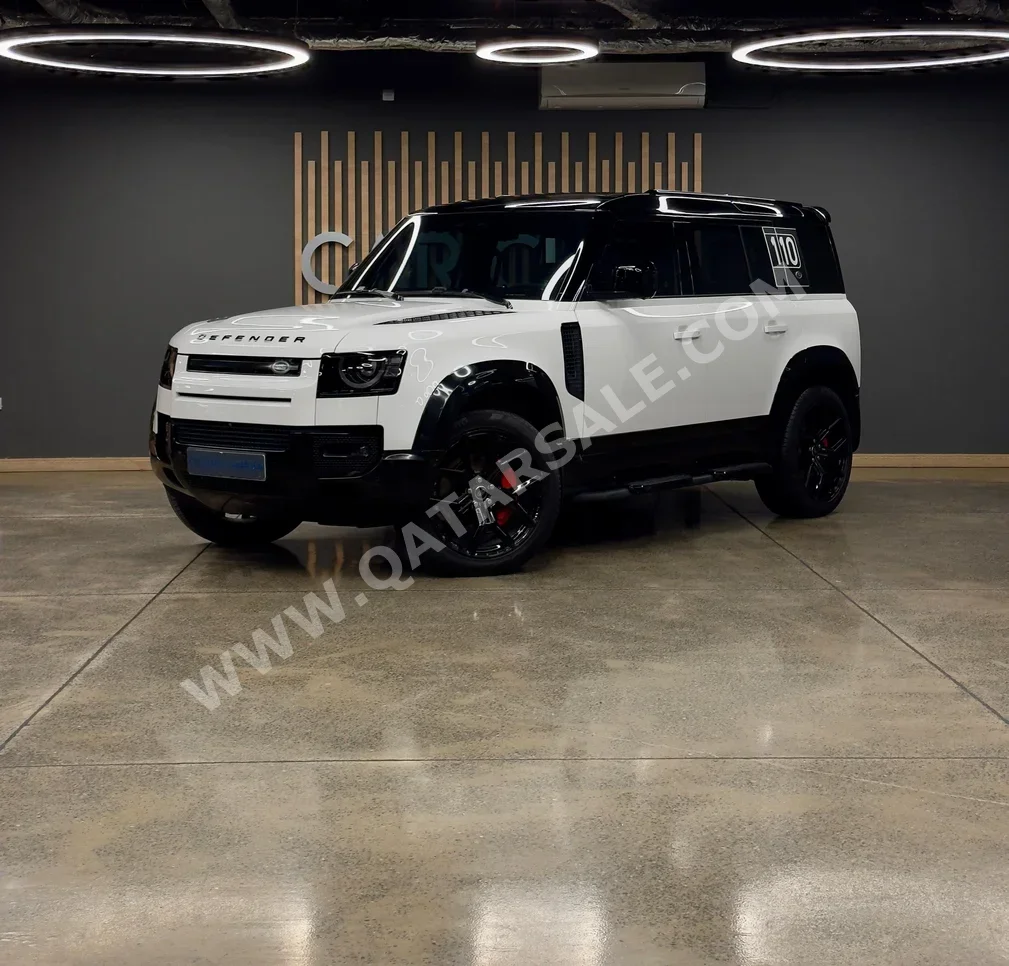 Land Rover  Defender  110 HSE  2022  Automatic  112٬000 Km  6 Cylinder  Four Wheel Drive (4WD)  SUV  White