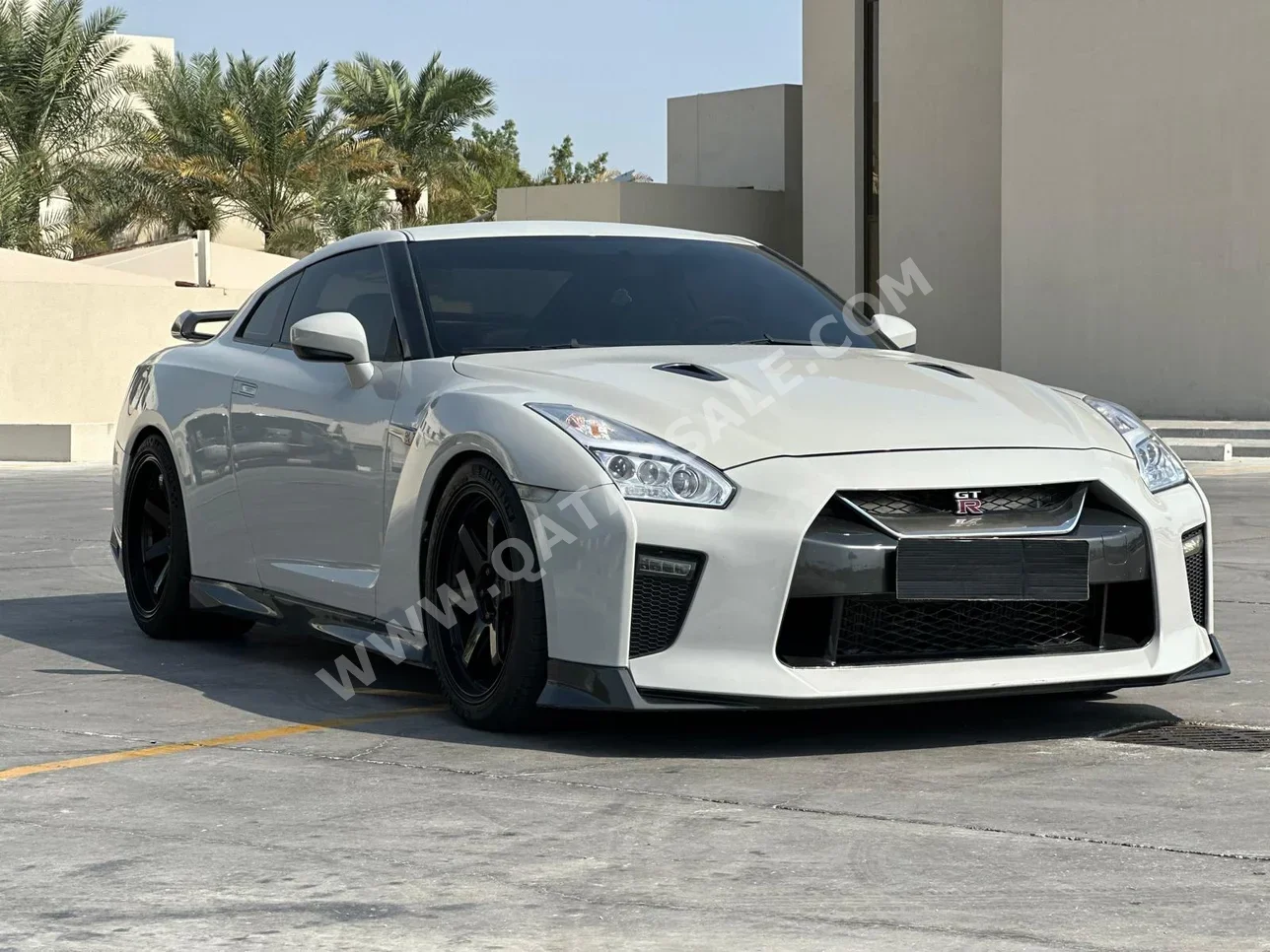 Nissan  GT-R  2013  Automatic  130,000 Km  6 Cylinder  Rear Wheel Drive (RWD)  Coupe / Sport  White