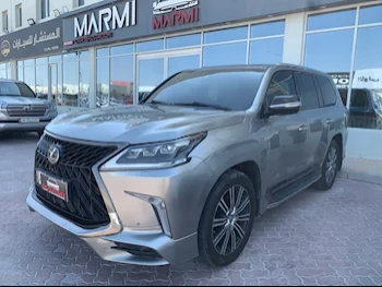 Lexus  LX  570  2016  Automatic  280,000 Km  8 Cylinder  Four Wheel Drive (4WD)  SUV  Sonic Titanium