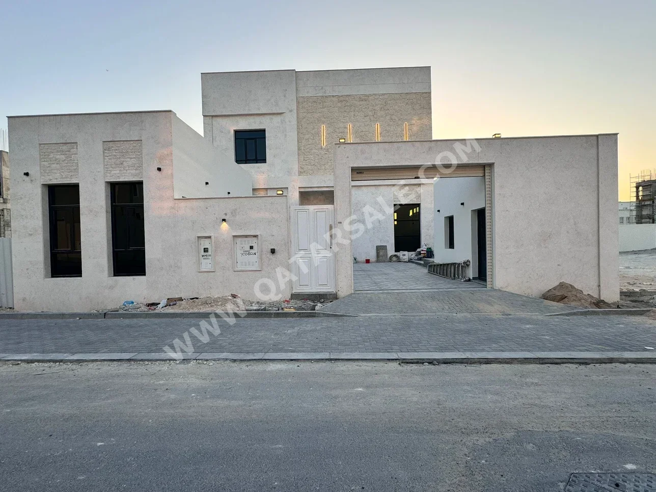 Family Residential  - Not Furnished  - Al Daayen  - Al Khisah  - 7 Bedrooms