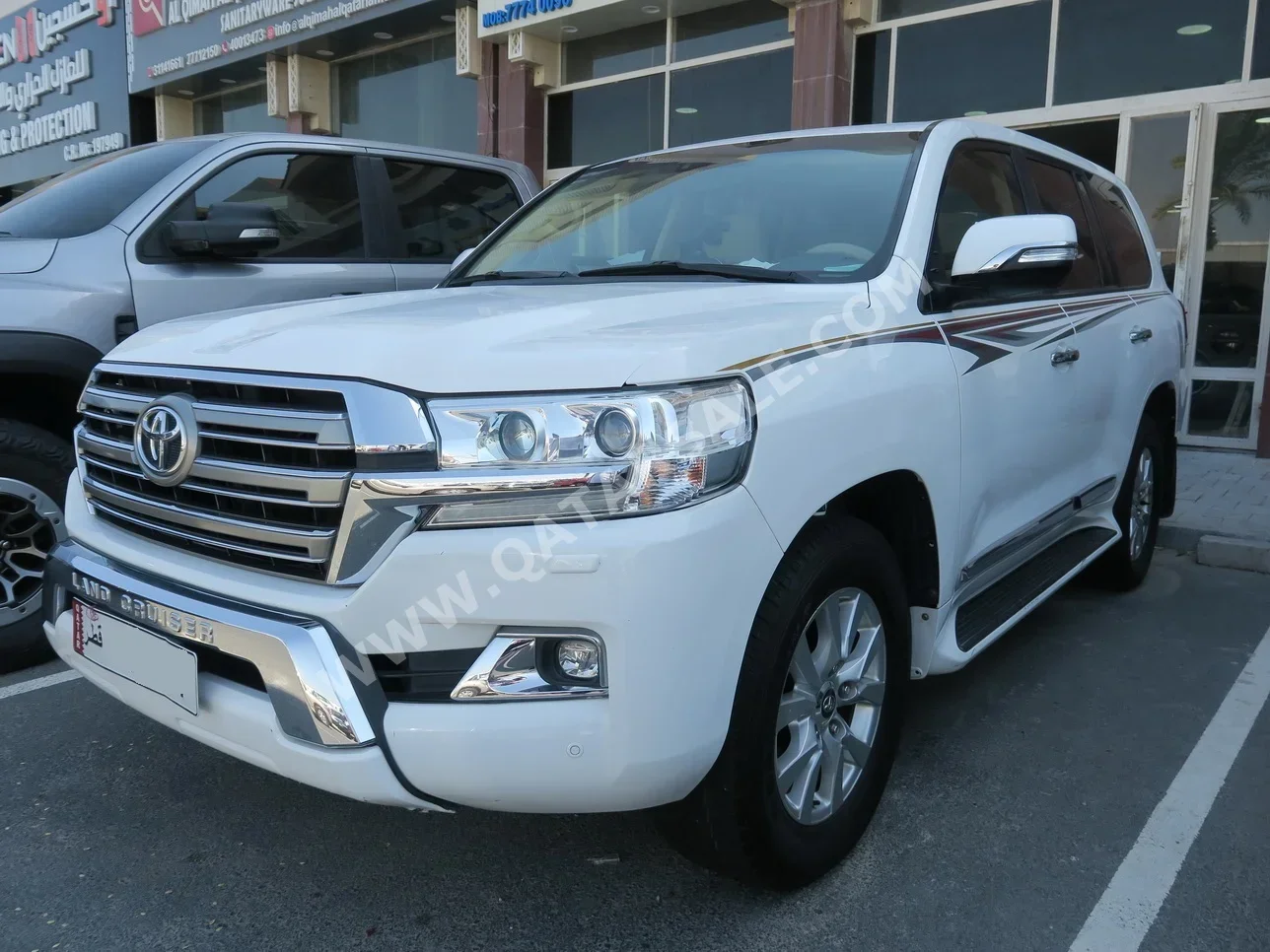 Toyota  Land Cruiser  GXR  2016  Automatic  240,000 Km  8 Cylinder  Four Wheel Drive (4WD)  SUV  White