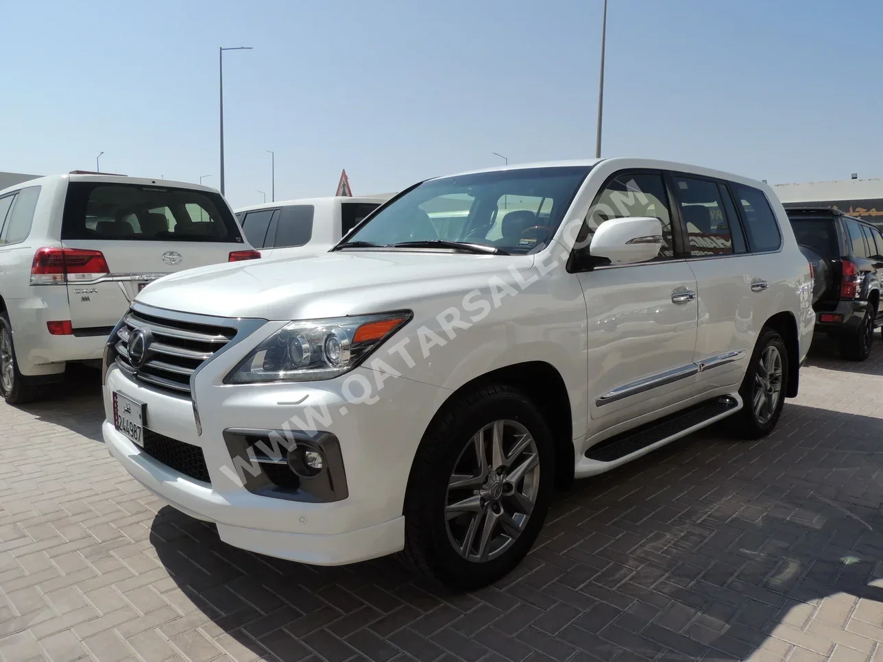 Lexus  LX  570 S  2014  Automatic  163,000 Km  8 Cylinder  Four Wheel Drive (4WD)  SUV  White