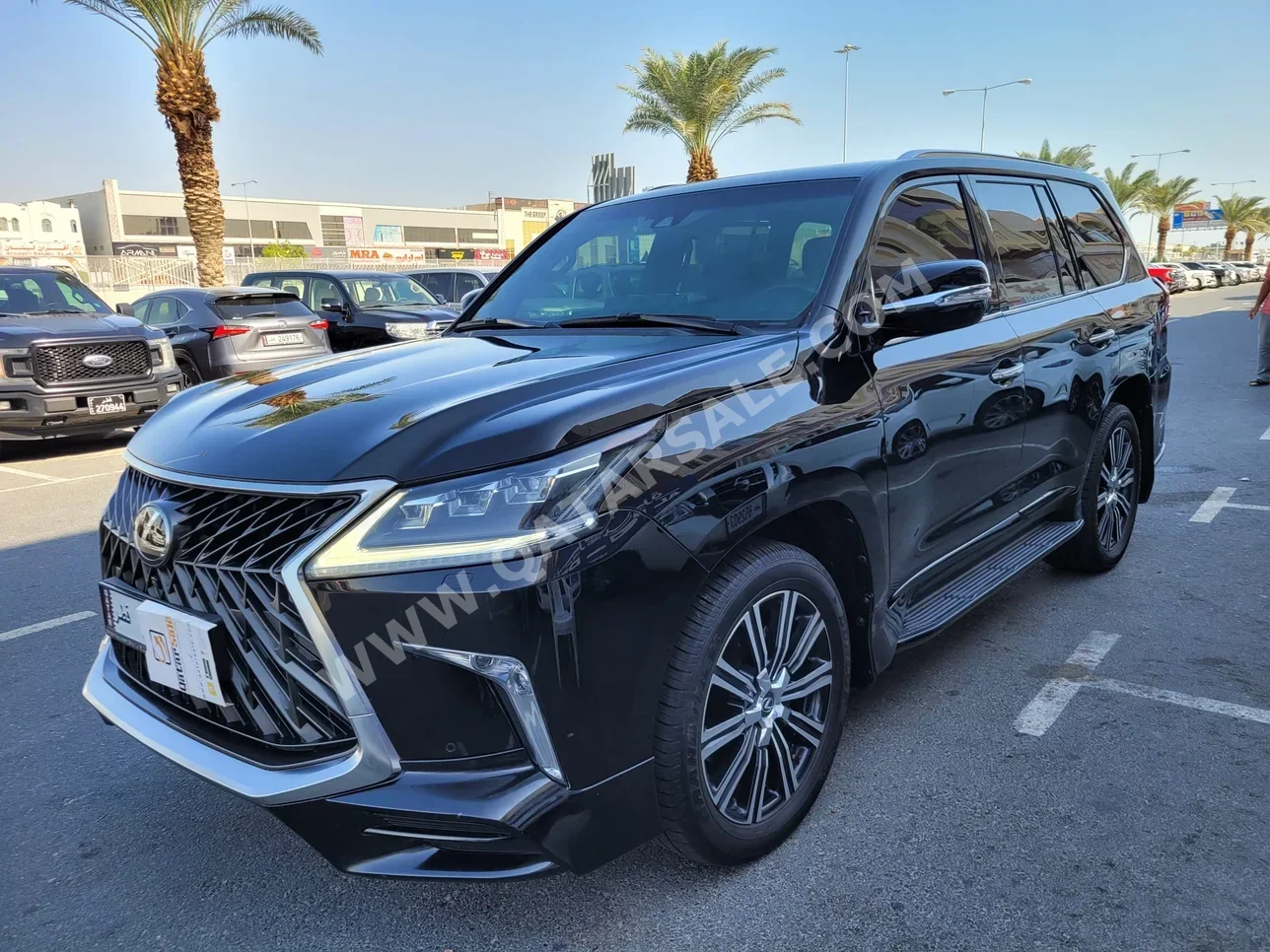 Lexus  LX  570 S  2018  Automatic  195,000 Km  8 Cylinder  Four Wheel Drive (4WD)  SUV  Black