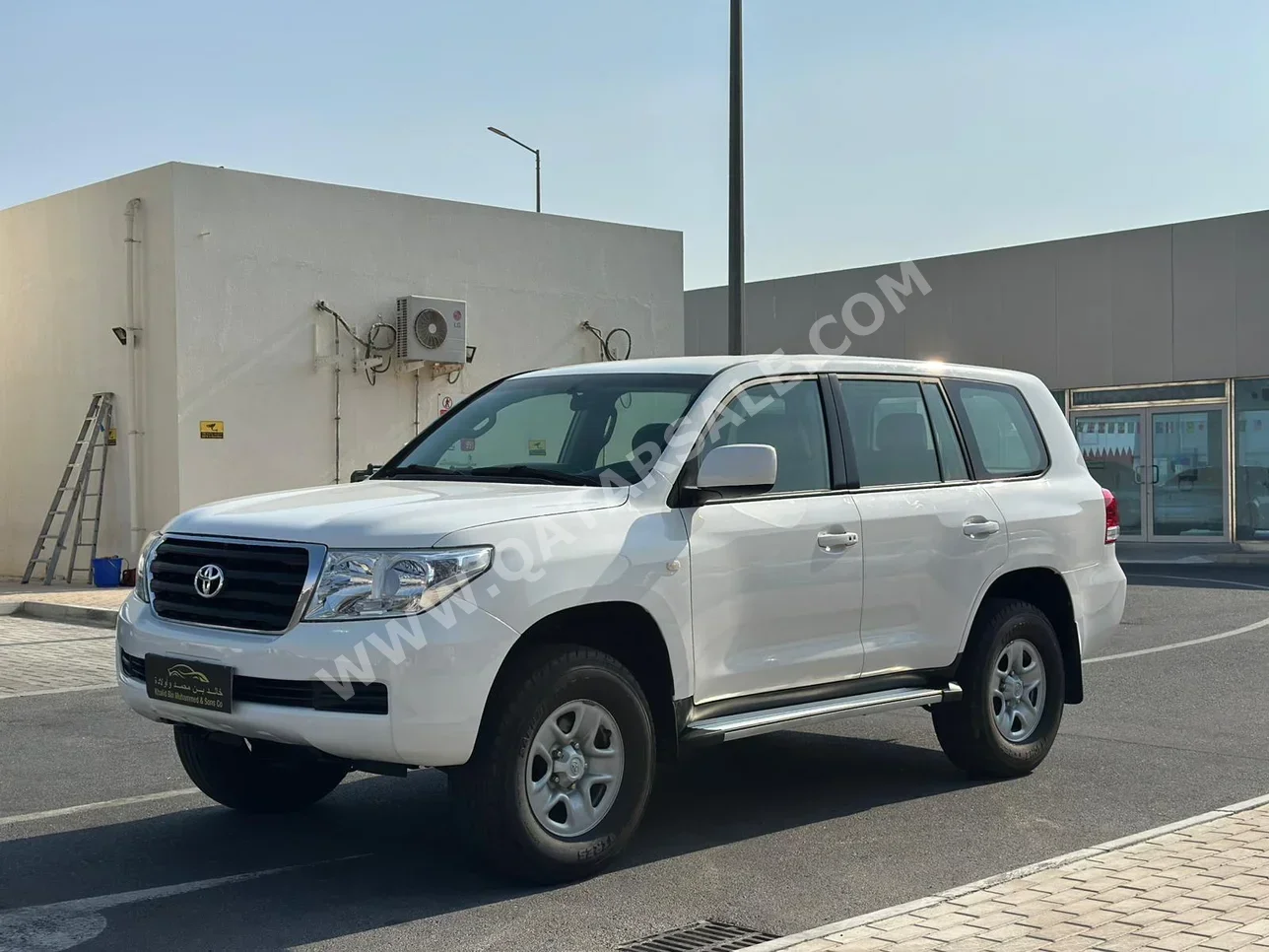  Toyota  Land Cruiser  G  2011  Automatic  250,000 Km  6 Cylinder  Four Wheel Drive (4WD)  SUV  White  With Warranty