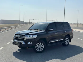 Toyota  Land Cruiser  GXR  2019  Automatic  114٬000 Km  8 Cylinder  Four Wheel Drive (4WD)  SUV  Black