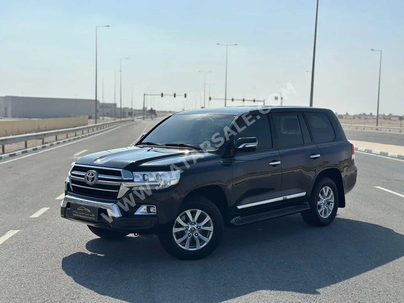 Toyota  Land Cruiser  GXR  2019  Automatic  114٬000 Km  8 Cylinder  Four Wheel Drive (4WD)  SUV  Black