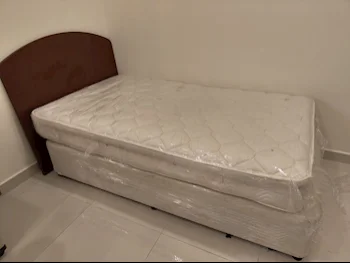 Beds - Queen  - White  - Mattress Included