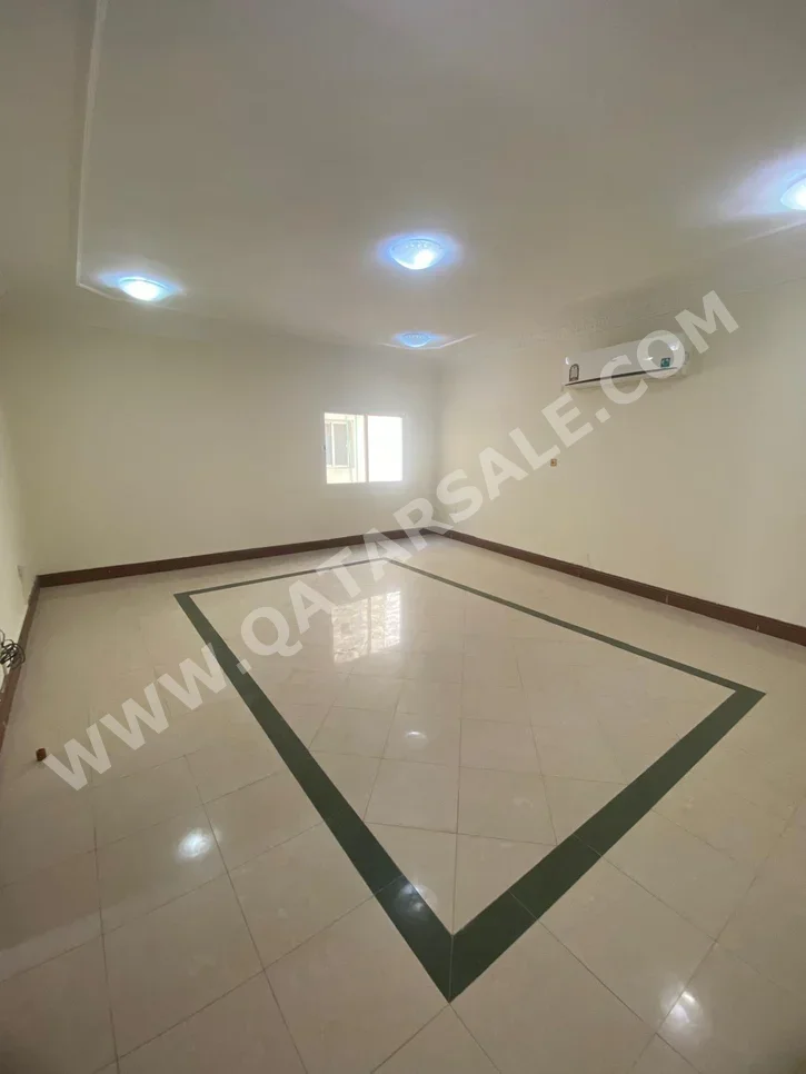 3 Bedrooms  Apartment  in Doha -  Fereej Bin Mahmoud  Not Furnished